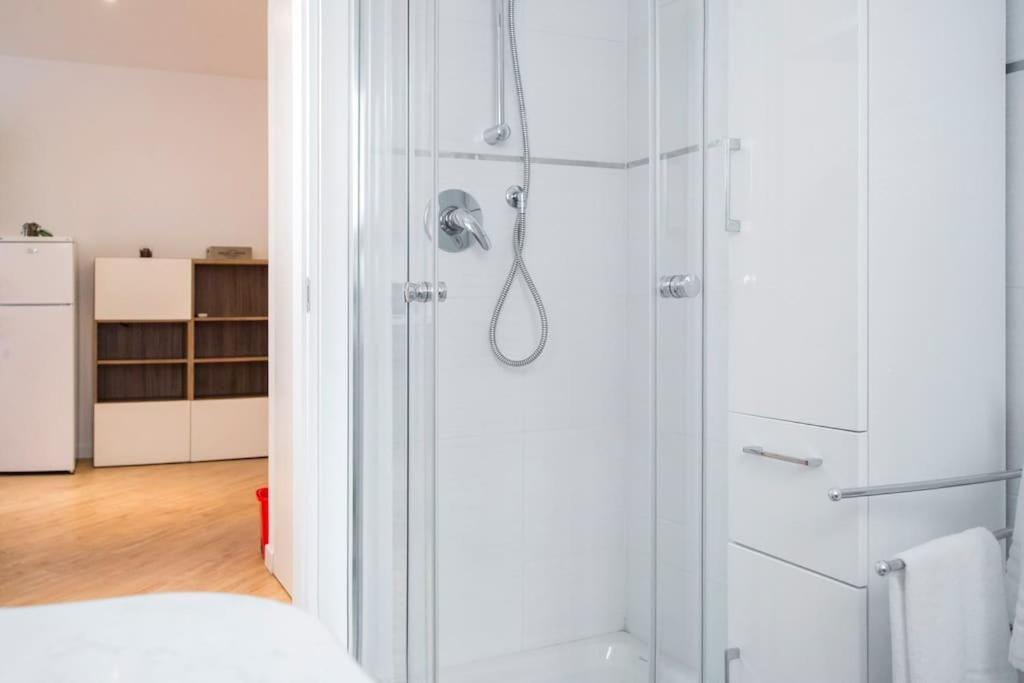 B&B Gocciadoro 26 Nuovo, Climatizzato, Zona Ospedale, Posto Auto Тренто Екстериор снимка