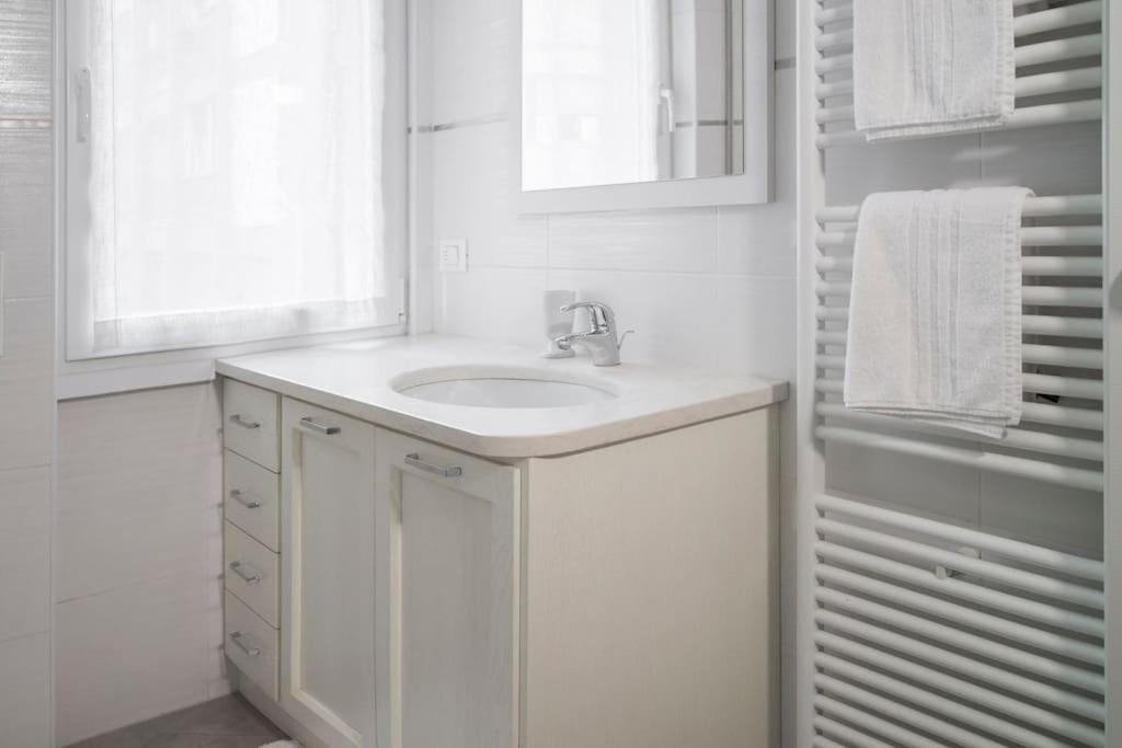 B&B Gocciadoro 26 Nuovo, Climatizzato, Zona Ospedale, Posto Auto Тренто Екстериор снимка