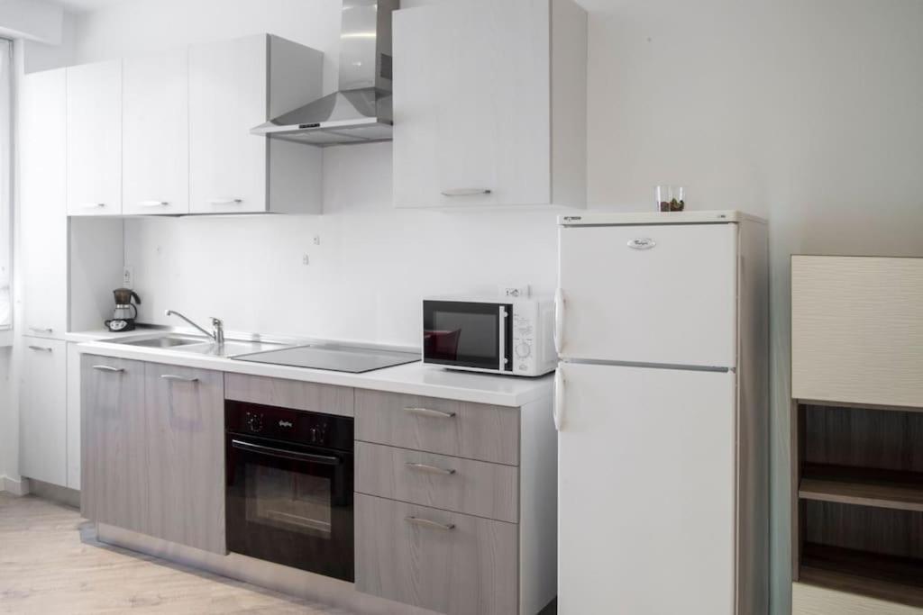 B&B Gocciadoro 26 Nuovo, Climatizzato, Zona Ospedale, Posto Auto Тренто Екстериор снимка